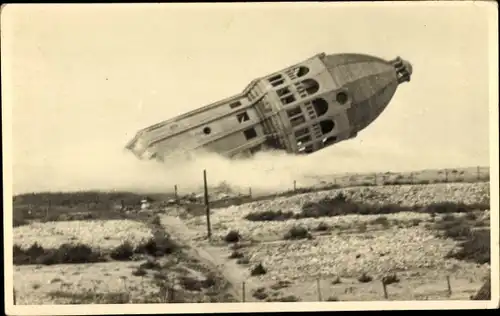 Foto Ak Zandvoort Nordholland Niederlande, Sprengung des Wasserturms 1943