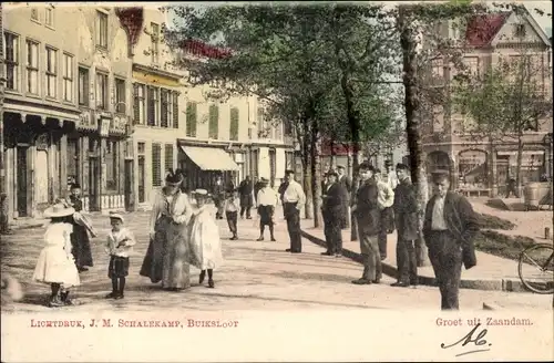 Ak Zaandam Zaanstad Nordholland, Straßenpartie, Passanten