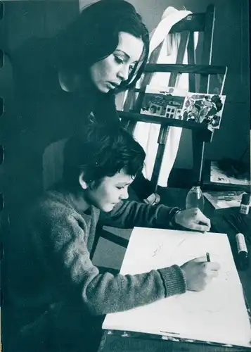 Foto Schauspielerin Vera Tschechowa mit Sohn, Portrait