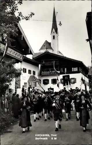 Ak Kirchberg in Tirol, Dorfmusik, Festumzug, Tracht