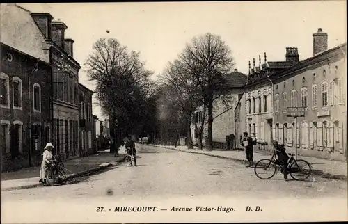 Ak Mirecourt Lothringen Vosges, Avenue Victor Hugo