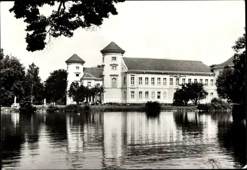 Ak Rheinsberg in der Mark, Blick zum Schloss, Diabetiker-Sanatorium Helmut Lehmann