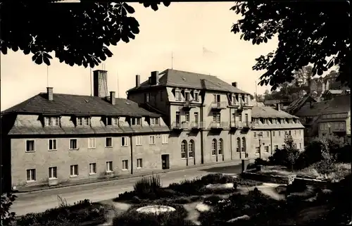 Ak Bad Lobenstein in Thüringen, Durchblick zum Sanatorium