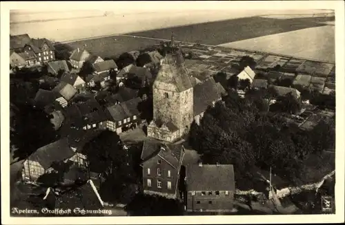 Ak Apelern in der Grafschaft Schaumburg, Luftbild vom Ort, Kirche
