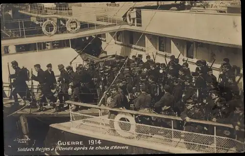 Ak Guerre 1914, belgische Soldaten in Ostende nach dem Fall von Antwerpen