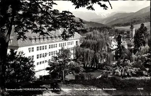 Ak Mürzzuschlag Steiermark, Hauptschule und Park gegen Schneealpe