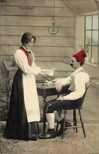 Ak Hardanger Norwegen, Paar in Tracht