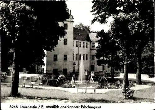 Ak Lauenstein Altenberg im Erzgebirge, Gebäude, Springbrunnen