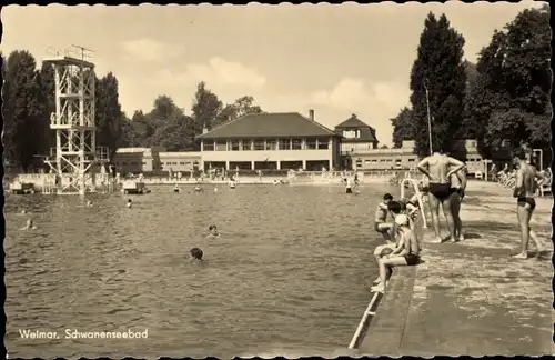 Ak Weimar in Thüringen, Schwanenseebad, Schwimmbad