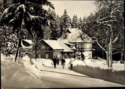 Ak Oberhof im Thüringer Wald, Gebäude im Schnee