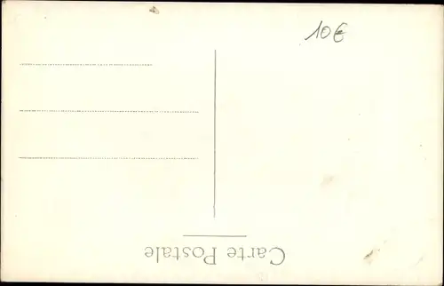 Foto Ak Lourdes Hautes Pyrénées, Personen in einem Autobus mit offenem Verdeck