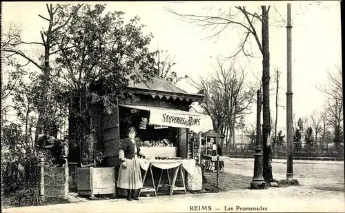 Ak Reims Marne, Promenade, Souvenirstand