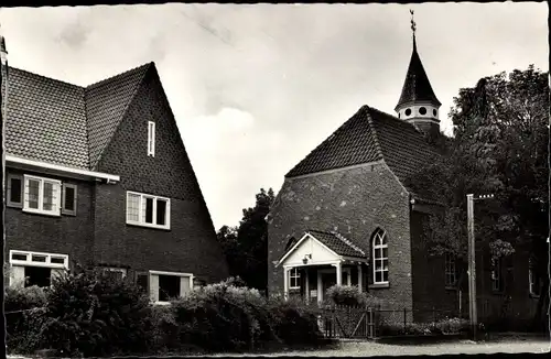 Ak Zeddam Gelderland Niederlande, Ned. Hervormde Kerk met Pastorie