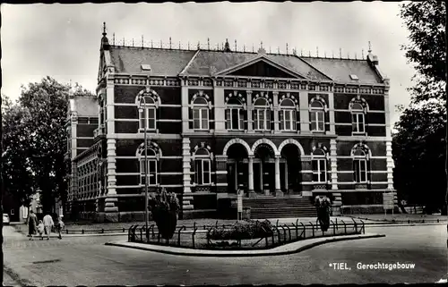 Ak Tiel Gelderland, Gerechtsgebouw