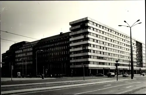 Foto Ak Karl Marx Stadt Chemnitz in Sachsen, Straßenpartie, Gebäude