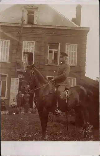 Foto Ak Deutscher Soldat in Uniform auf einem Pferd, Erich, 1915, 1. WK