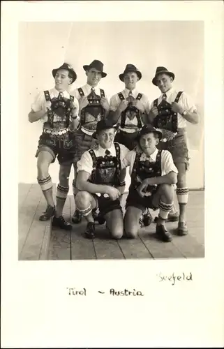 Foto Ak Männer in Tiroler Tracht, Gruppenbild