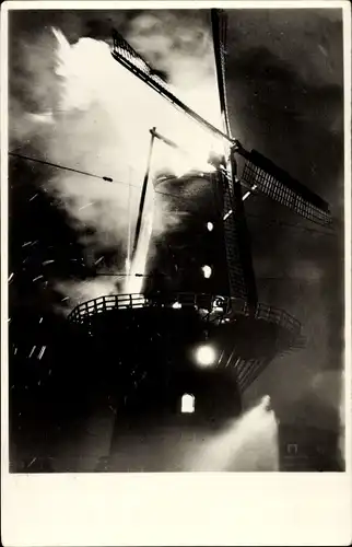 Ak Rotterdam Südholland Niederlande, brennende Windmühle De Noord