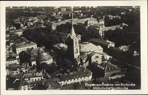 Ak Karlsruhe in Baden, Katholische Stadtkirche, Fliegeraufnahme