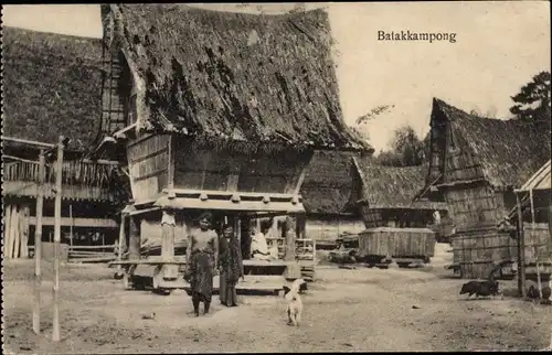 Ak Batakkampong Sumatra Indonesia, Dorfpartie, Häuser, Dorfbewohner