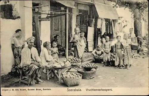 Ak Soerabaja Surabaya Java Indonesien, Vruchtenverkoopers