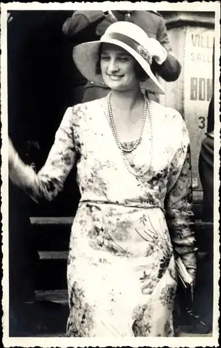 Ak Königin Astrid von Belgien, Astrid von Schweden, Portrait