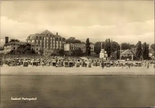 Ak Ostseebad Heringsdorf auf Usedom, Blick vom Wasser zum Strand, Strandkörbe