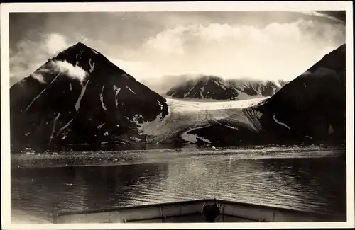 Ak Magdalena Bay Spitsbergen Spitzbergen Norwegen, Le Mont Rouge