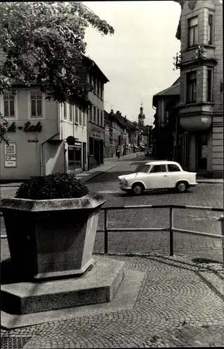 Foto Ak Eisenberg in Thüringen, Steinweg, Eck-Cafe, Trabant