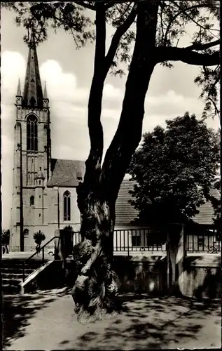 Ak Euskirchen Nordrhein Westfalen, Blick auf die Herz Jesu Kirche