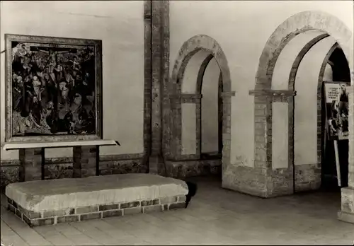 Ak Kloster Lehnin in der Mark, St.-Marien-Klosterkirche, Nördliches Querschiff mit Kreuzigungsbild