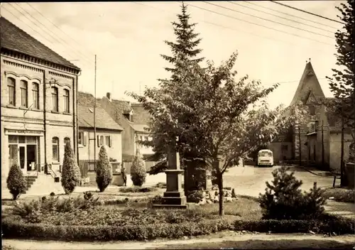 Ak Bornstedt in Sachsen Anhalt, Gebäude mit Eingangstreppe, Denkmal