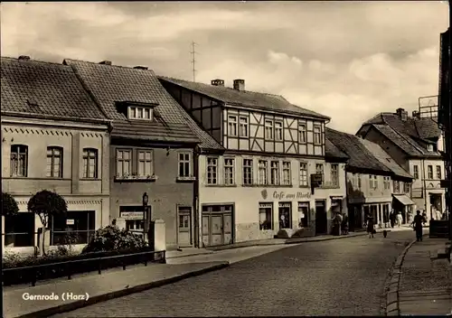 Ak Gernrode Quedlinburg im Harz, Straßenpartie, Café am Markt, Passanten