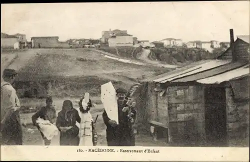 Ak Mazedonien, Enterrement d'Enfant