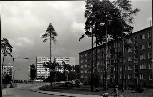 Foto Hermsdorf in Thüringen, Stadtpartie, Wohnhäuser, Hochhäuser