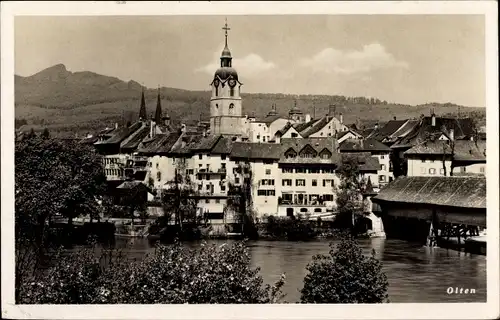 Ak Olten Kanton Solothurn, Blick über das Wasser zum Ort, Kirche, Holzbrücke