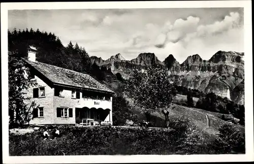 Ak Flums Kanton St. Gallen, Höngger Naturfreunde Ski- und Ferienheim Bühl mit dem Chuhrfirsten