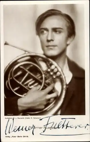 Ak Schauspieler Werner Fuetterer, Portrait, Musikinstrument, Horn, Autogramm