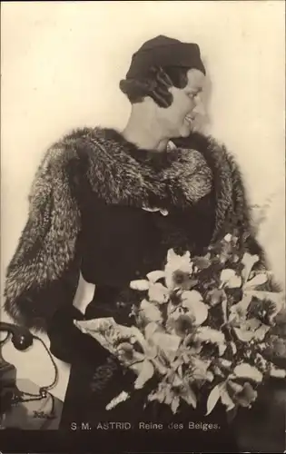 Ak Astrid von Schweden, Königin von Belgien, Portrait, Profilansicht