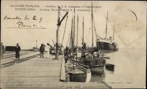 Ak Conakry Guinea, Le SS Columbia zur Verabredung