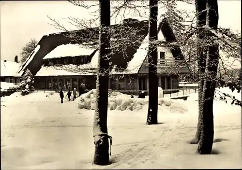 Ak Friedrichroda im Thüringer Wald, Heuberghaus, HO-Gaststätte, Winteransicht