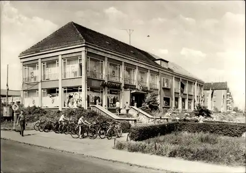 Ak Braunsbedra in Sachsen Anhalt, Kaufhaus Kontakt, Fahrräder, Passanten