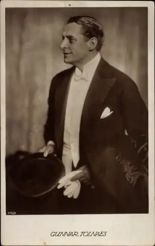Ak Schauspieler Gunnar Tolnaes, Portrait, Frack, Zylinder, Handschuhe