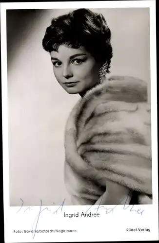 Ak Schauspielerin Ingrid Andree, Portrait, Ein Stück vom Himmel, Rüdel Verlag, Pelz, Autogramm