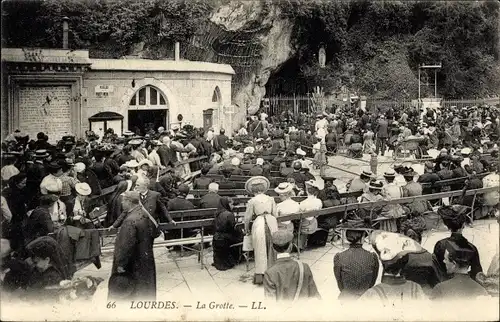 Ak Lourdes Hautes Pyrenäen, Die Grotte