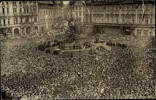 Foto Ak Praha Prag Tschechien, Denkmal, Menschenmassen 1935, Legionäre