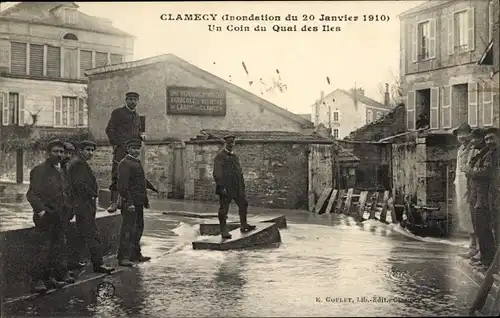 Ak Clamecy Nievre, Überschwemmung 1910, eine Ecke des Quai des Iles