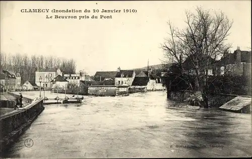 Ak Clamecy Nievre, Überschwemmung 1910, der Beuvron von der Brücke aus aufgenommen