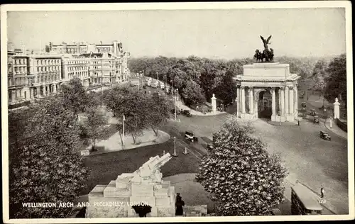 Ak West End London City England, Wellington Arch and Piccadilly