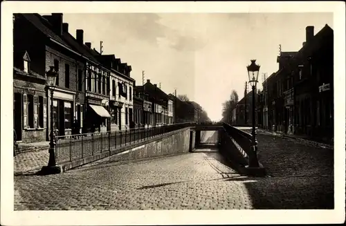 Ak Hénin Liétard Hénin Beaumont Pas de Calais, Straße nach Douai, Unterführung